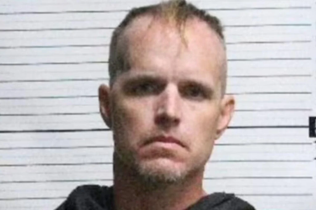 Boat Shooter Kills 3 Injures 8 at North Carolina Bar