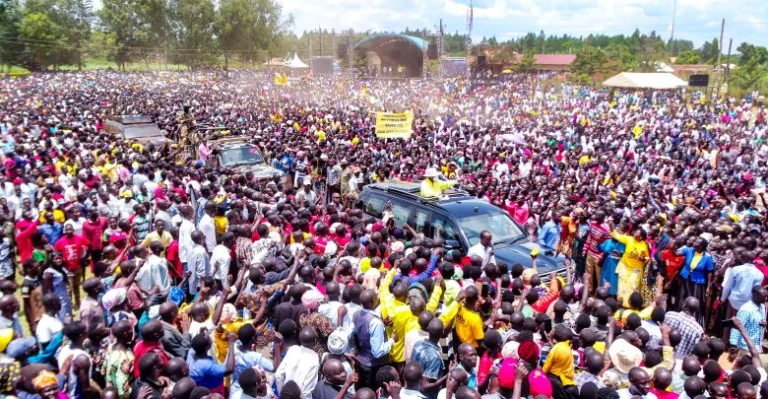 A sea of fans welcomed President Museveni in Amolatar on Wednesday