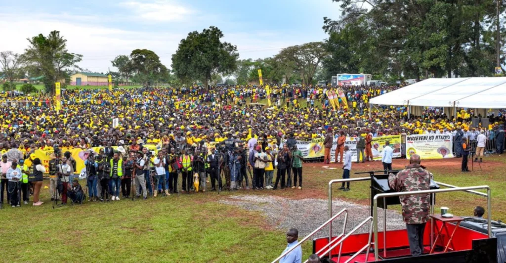 Museveni addressing thousands of supporters at Bukalasa Agricultural College playground