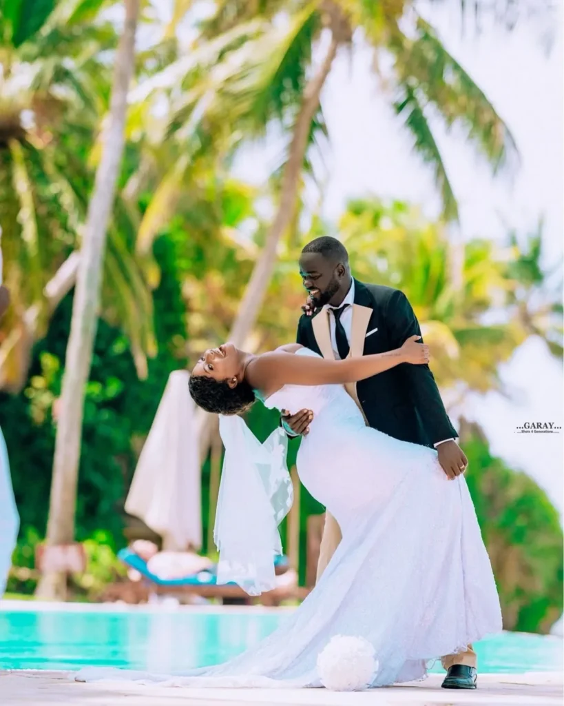 Vivian Tendo, Moses Tinsley